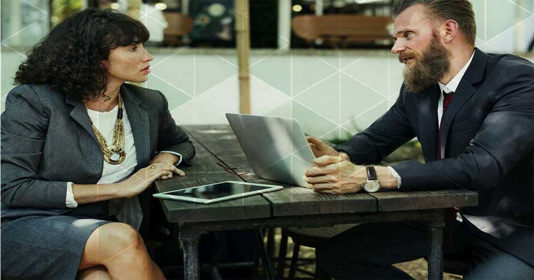 Sócio paga dívida da empresa?